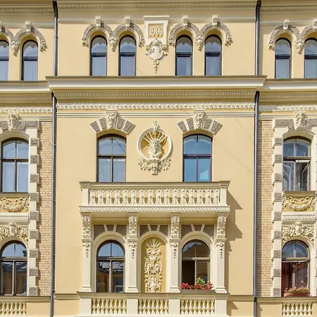 Apartment Elegance Art Noveau Area *