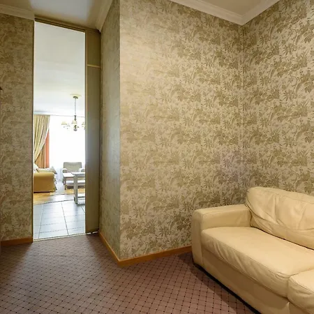 Apartment Elegance Art Noveau Area *